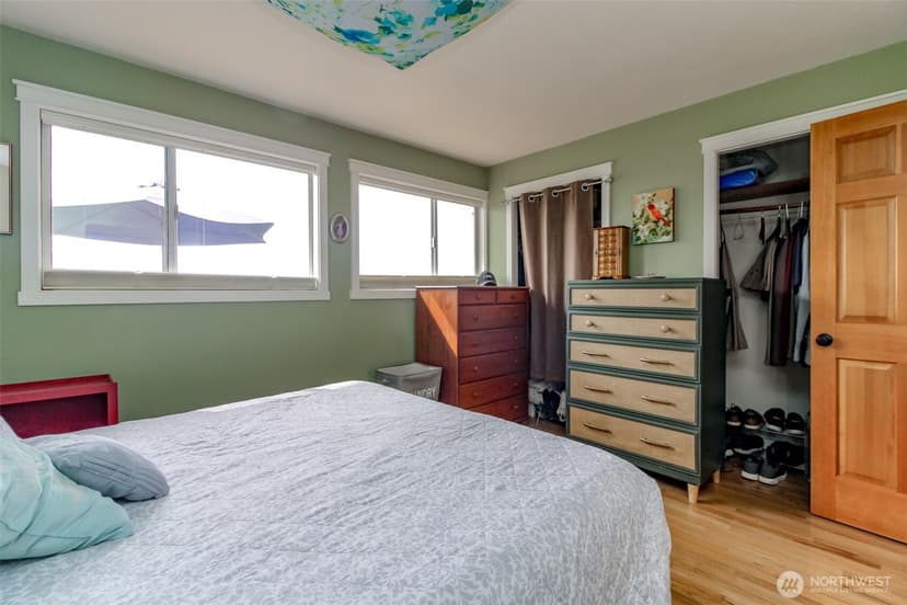 Property photo for 953 S Mountain View Avenue, Tacoma photo 25