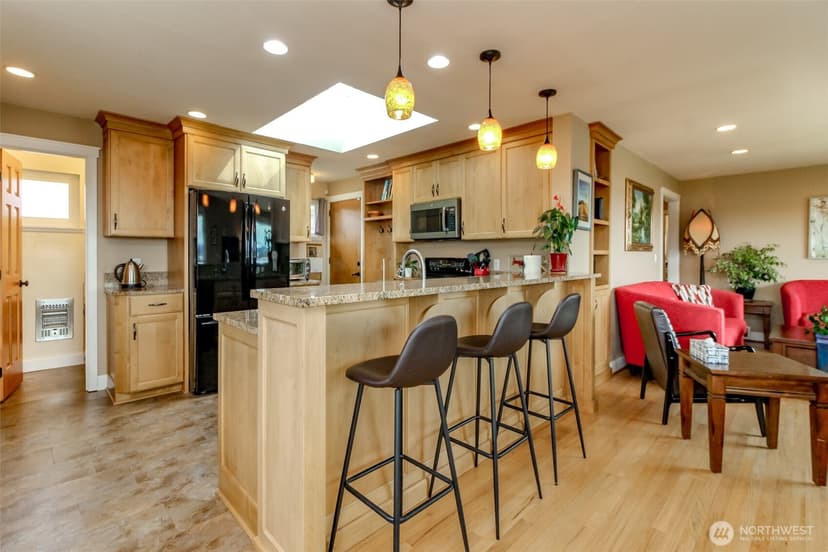 Property photo for 953 S Mountain View Avenue, Tacoma photo 9