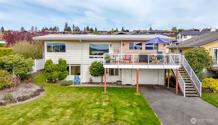 Property photo for 953 S Mountain View Avenue, Tacoma photo 3