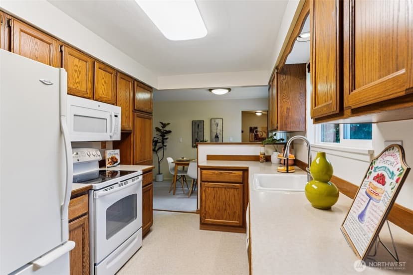 Property photo for 1223 N 188th Street, Shoreline photo 9