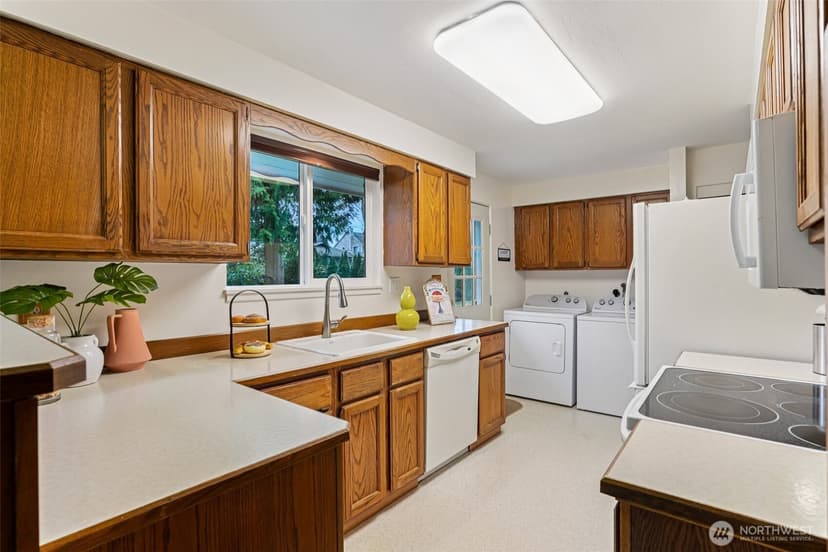 Property photo for 1223 N 188th Street, Shoreline photo 8