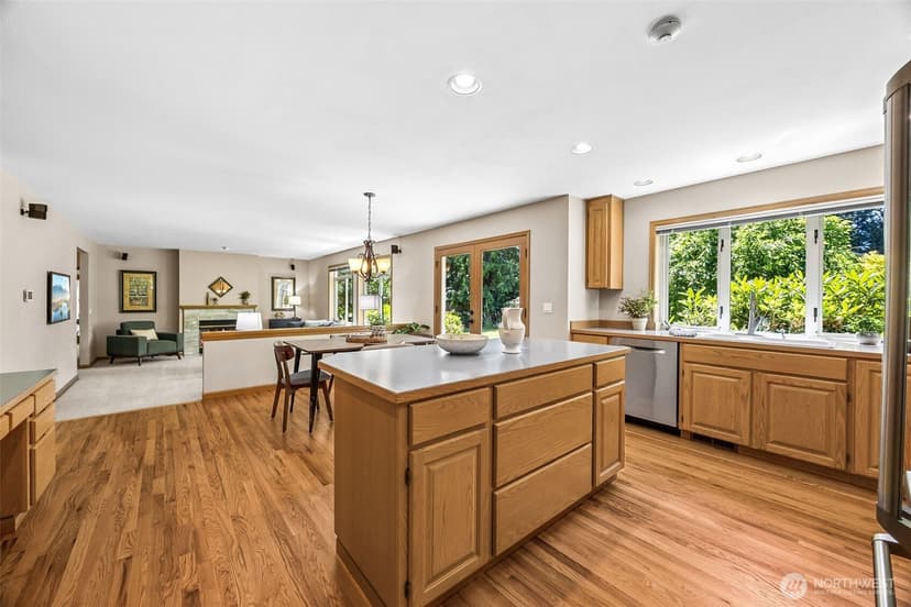Property photo for 255 SW 194th Place, Normandy Park photo 10