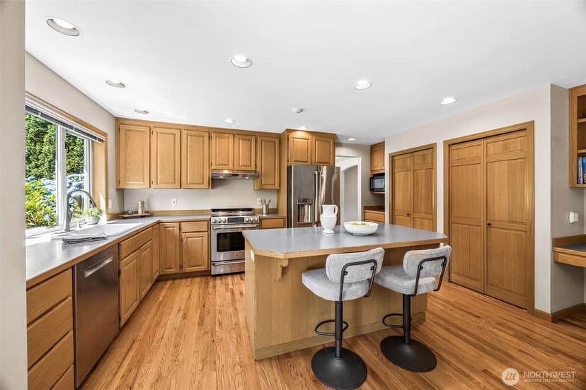 Property photo for 255 SW 194th Place, Normandy Park photo 12