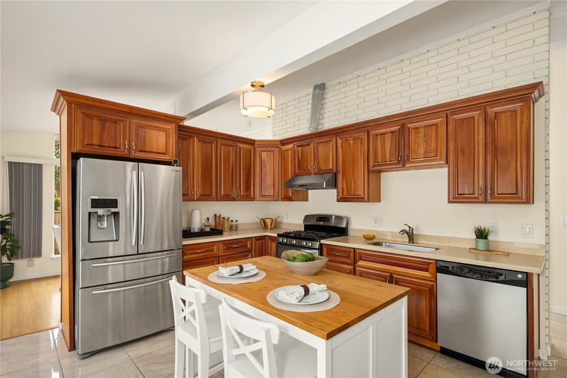 Property photo for 9750 SE 41st Street, Mercer Island photo 10