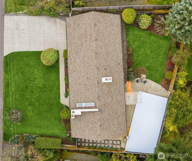 Property photo for 9750 SE 41st Street, Mercer Island photo 3