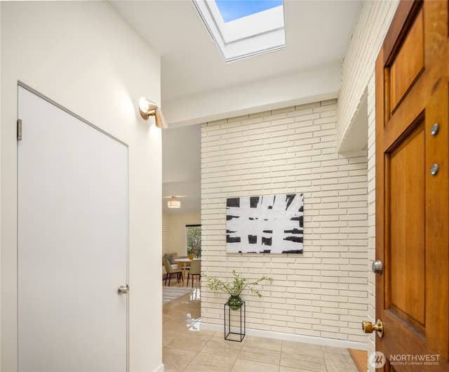 Property photo for 9750 SE 41st Street, Mercer Island photo 5