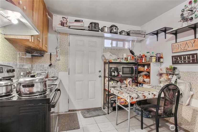 Property photo for 4560 34th Avenue S, Seattle photo 18