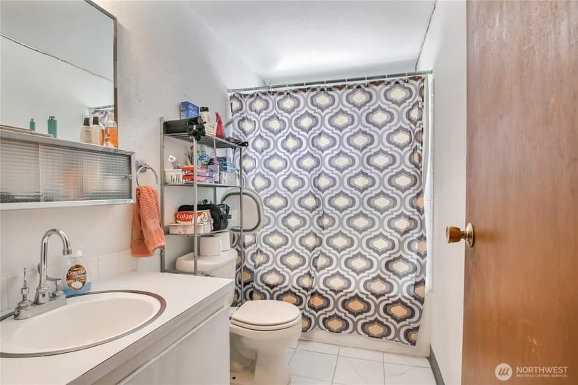 Property photo for 4560 34th Avenue S, Seattle photo 15