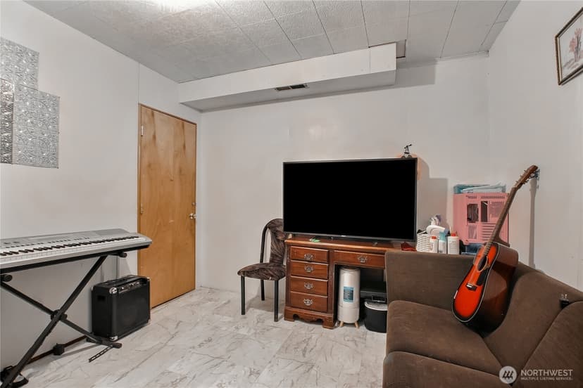 Property photo for 4560 34th Avenue S, Seattle photo 17