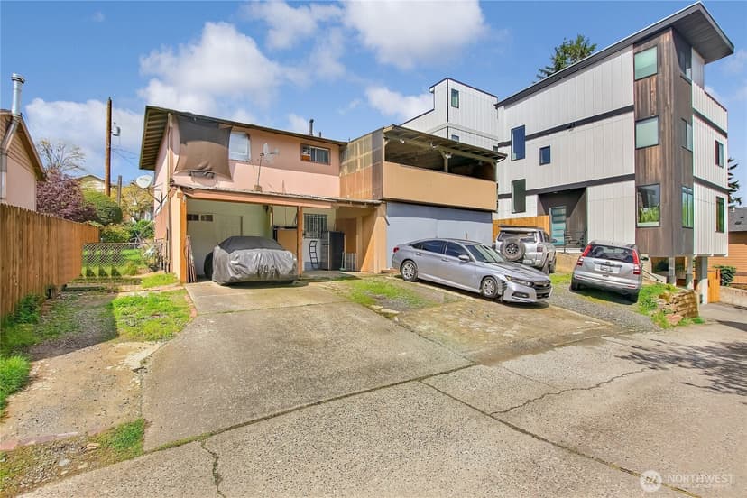Property photo for 4560 34th Avenue S, Seattle photo 24
