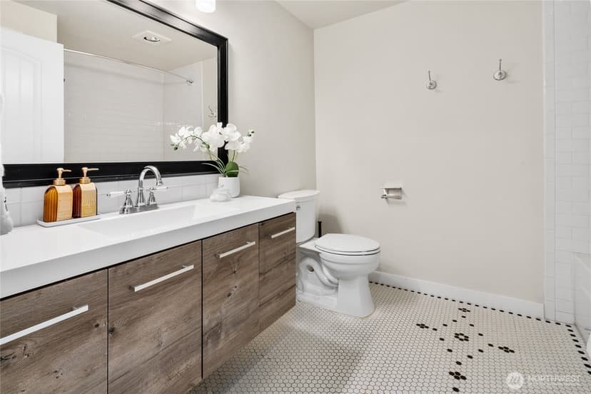 Property photo for 14007 NE 181st Street #F-104, Woodinville photo 17
