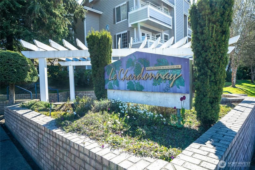 Property photo for 14007 NE 181st Street #F-104, Woodinville photo 2