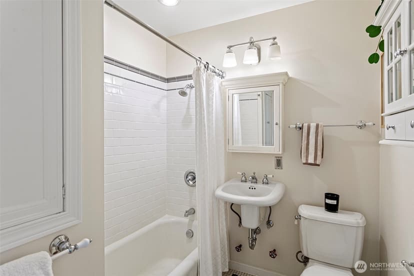 Property photo for 711 Belmont Place E #304, Seattle photo 24
