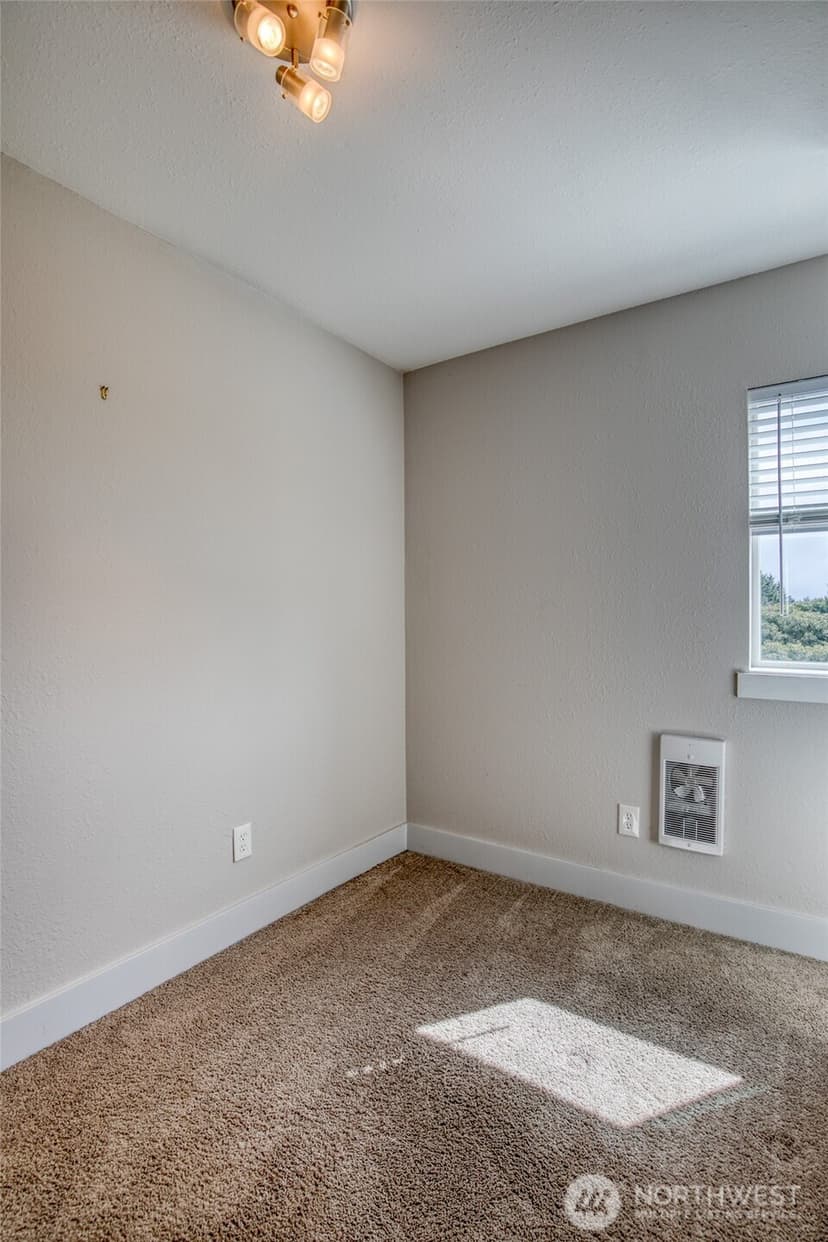 Property photo for 260 Ocean Shores Boulevard SW, Ocean Shores photo 15