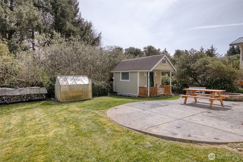 Property photo for 260 Ocean Shores Boulevard SW, Ocean Shores photo 25
