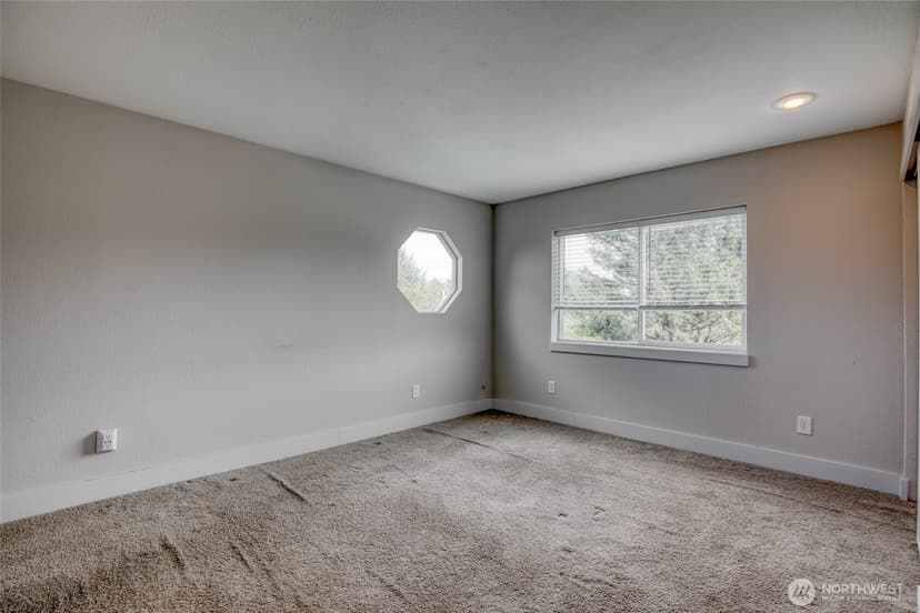 Property photo for 260 Ocean Shores Boulevard SW, Ocean Shores photo 9