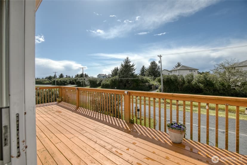 Property photo for 260 Ocean Shores Boulevard SW, Ocean Shores photo 8