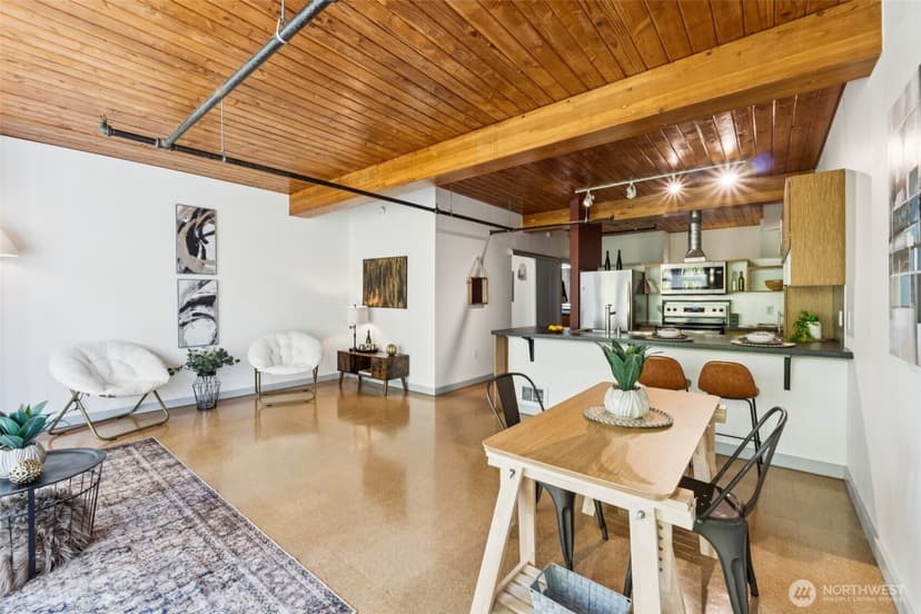 Property photo for 401 9th Avenue N #201, Seattle photo 5