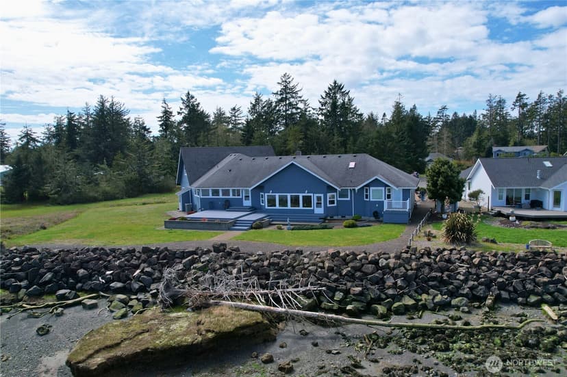 Property photo for 925 Claire Court SE, Ocean Shores photo 29