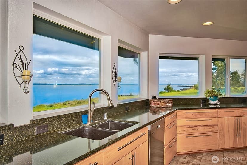 Property photo for 925 Claire Court SE, Ocean Shores photo 10