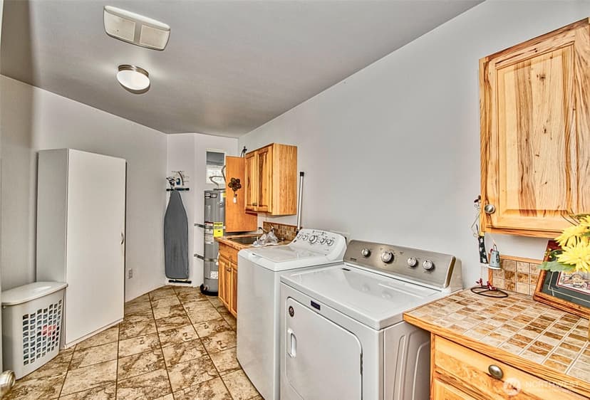 Property photo for 925 Claire Court SE, Ocean Shores photo 14