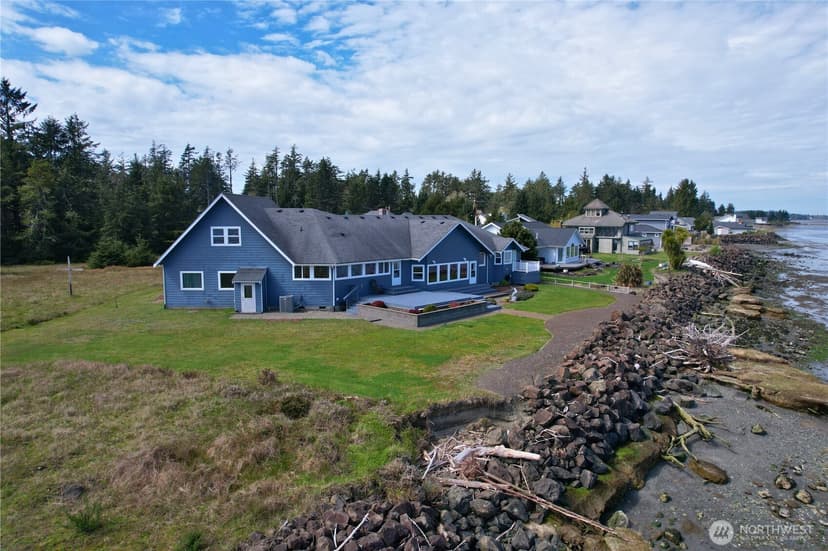 Property photo for 925 Claire Court SE, Ocean Shores photo 25