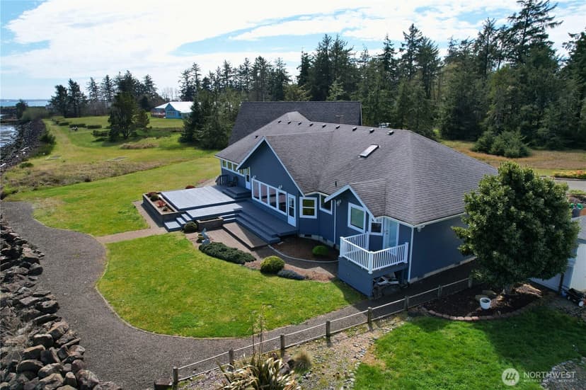 Property photo for 925 Claire Court SE, Ocean Shores photo 27