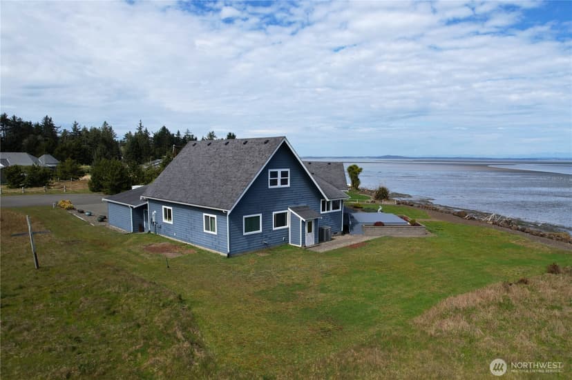 Property photo for 925 Claire Court SE, Ocean Shores photo 32