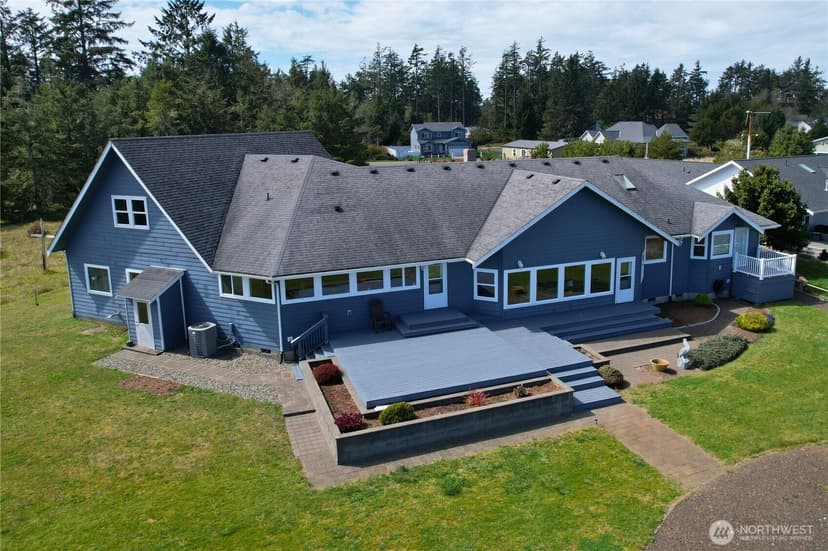 Property photo for 925 Claire Court SE, Ocean Shores photo 26