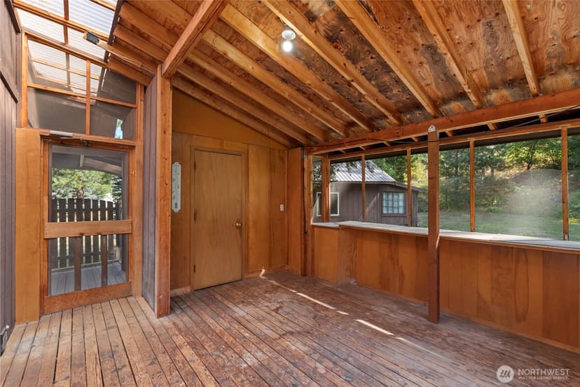 Property photo for 9605 E Leavenworth Road, Leavenworth photo 20