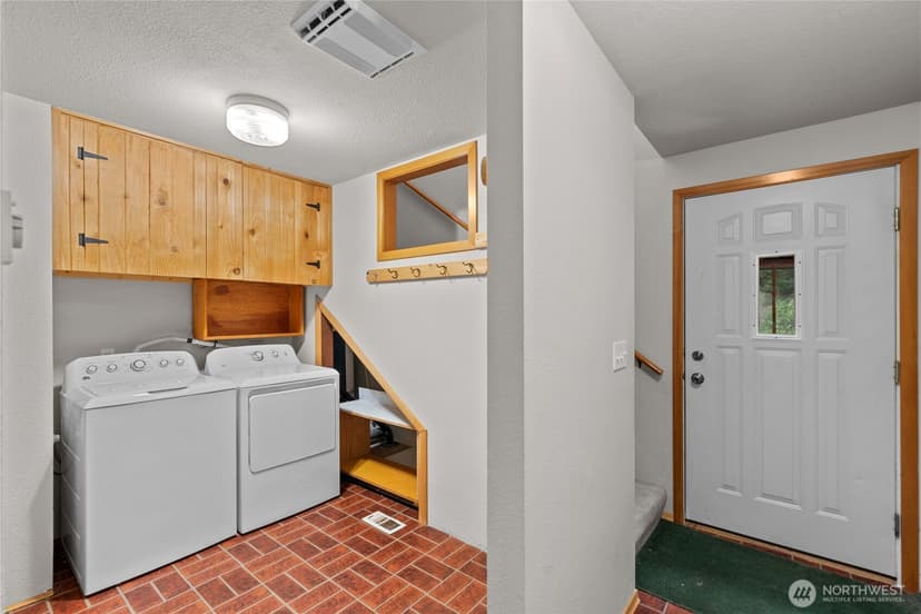 Property photo for 9605 E Leavenworth Road, Leavenworth photo 17