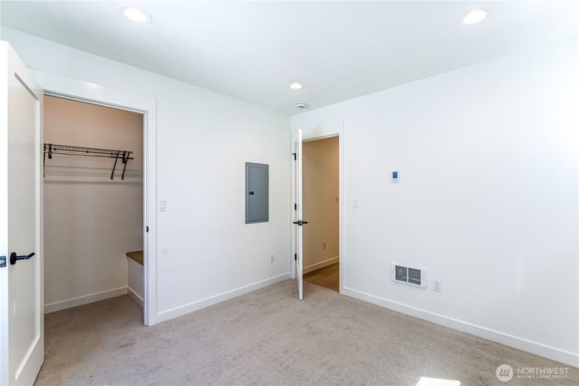 Property photo for 10350 Wallingford Avenue N #B, Seattle photo 16