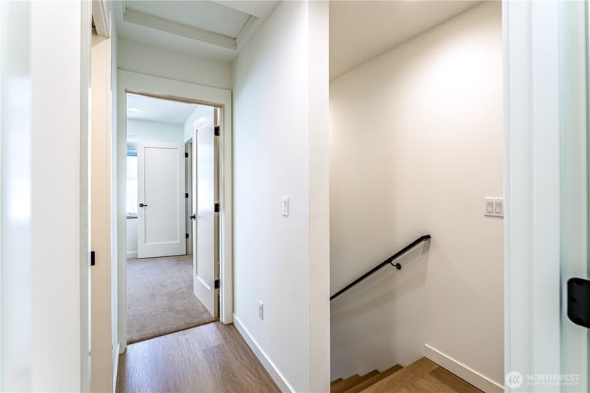 Property photo for 10350 Wallingford Avenue N #B, Seattle photo 9