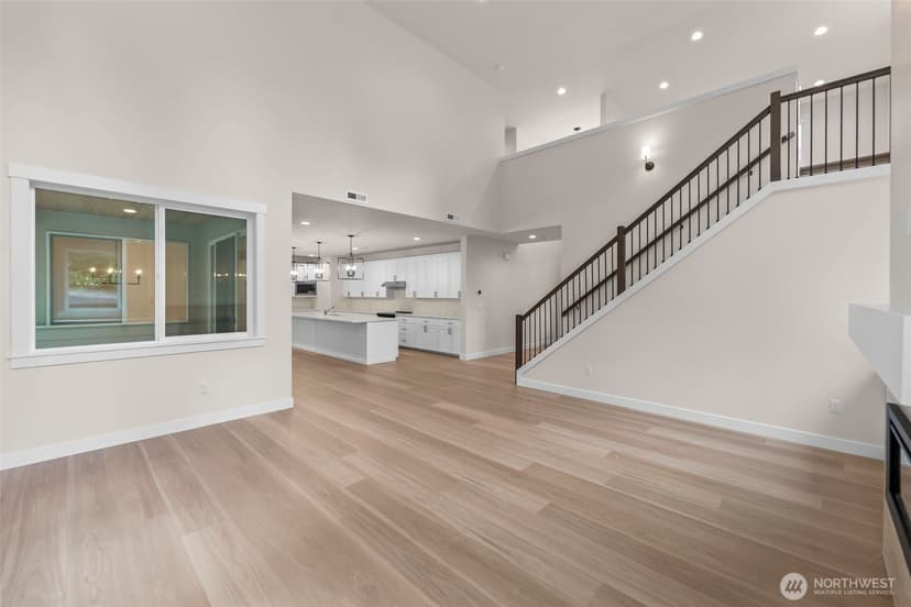 Property photo for 11241 79th Avenue Ct SW, Lakewood photo 4