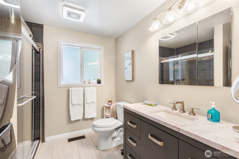 Property photo for 18816 89 Avenue NE, Bothell photo 17