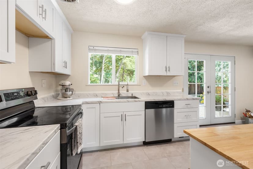 Property photo for 18816 89 Avenue NE, Bothell photo 9