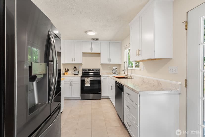 Property photo for 18816 89 Avenue NE, Bothell photo 10