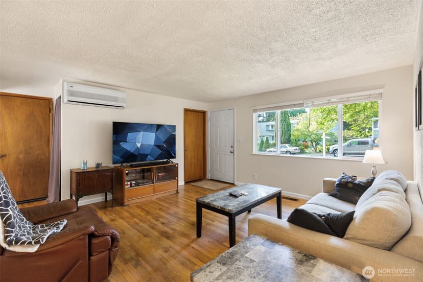 Property photo for 18816 89 Avenue NE, Bothell photo 4