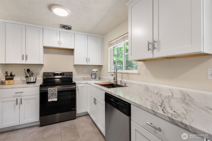 Property photo for 18816 89 Avenue NE, Bothell photo 7