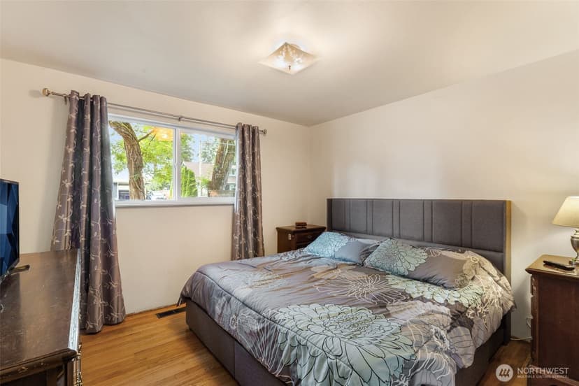 Property photo for 18816 89 Avenue NE, Bothell photo 14