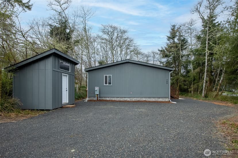 Property photo for 799 Edgewood Avenue NE, Ocean Shores photo 26