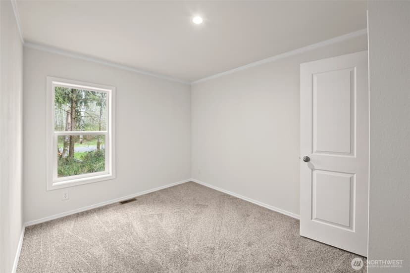 Property photo for 799 Edgewood Avenue NE, Ocean Shores photo 15