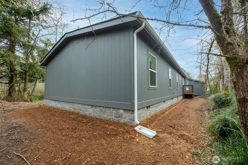 Property photo for 799 Edgewood Avenue NE, Ocean Shores photo 24