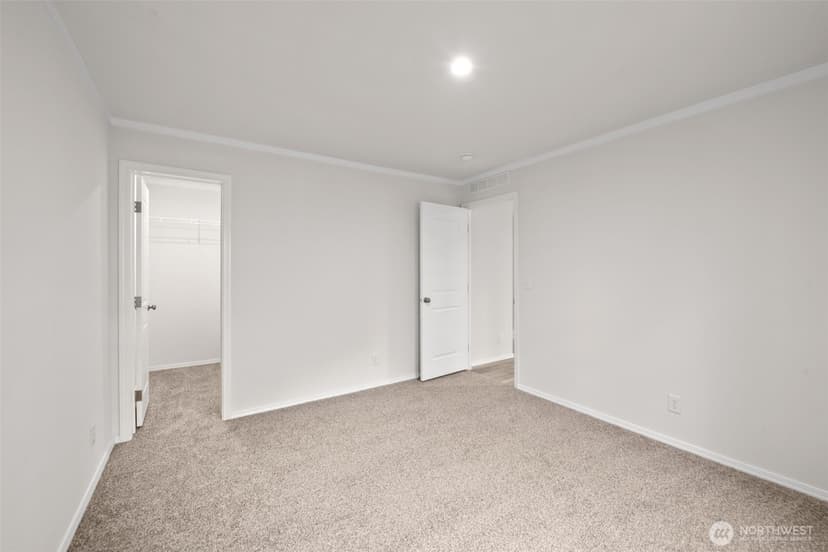 Property photo for 799 Edgewood Avenue NE, Ocean Shores photo 18