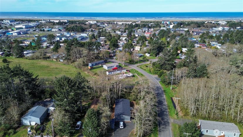 Property photo for 799 Edgewood Avenue NE, Ocean Shores photo 28