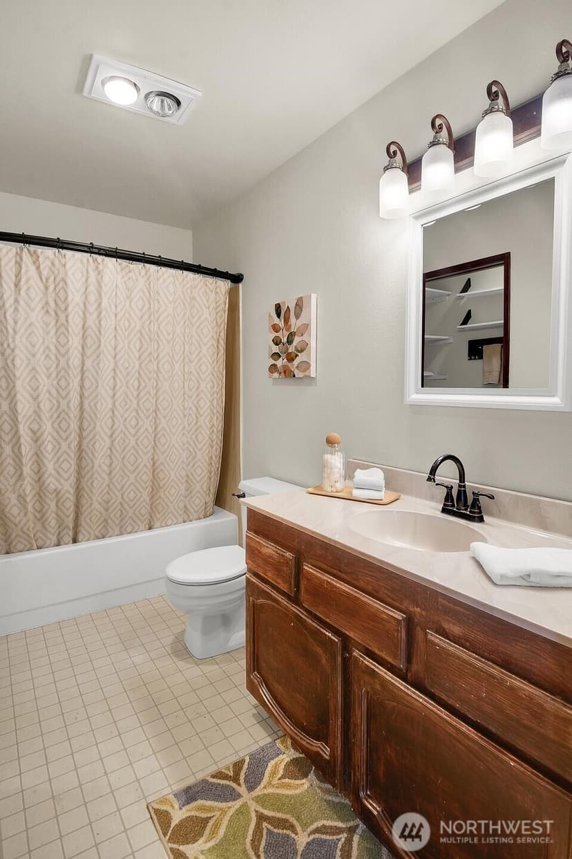 Property photo for 21937 7th Avenue S #216, Des Moines photo 13