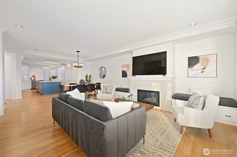 Property photo for 3900 2nd Avenue NE #403, Seattle photo 8