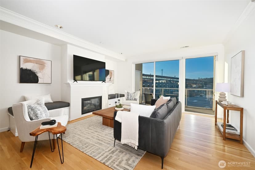 Property photo for 3900 2nd Avenue NE #403, Seattle photo 6