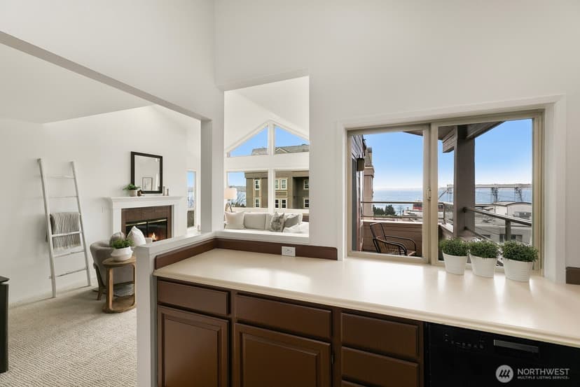 Property photo for 522 W Mercer Place #401, Seattle photo 8