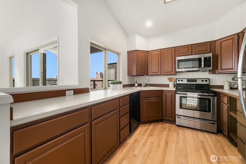 Property photo for 522 W Mercer Place #401, Seattle photo 7